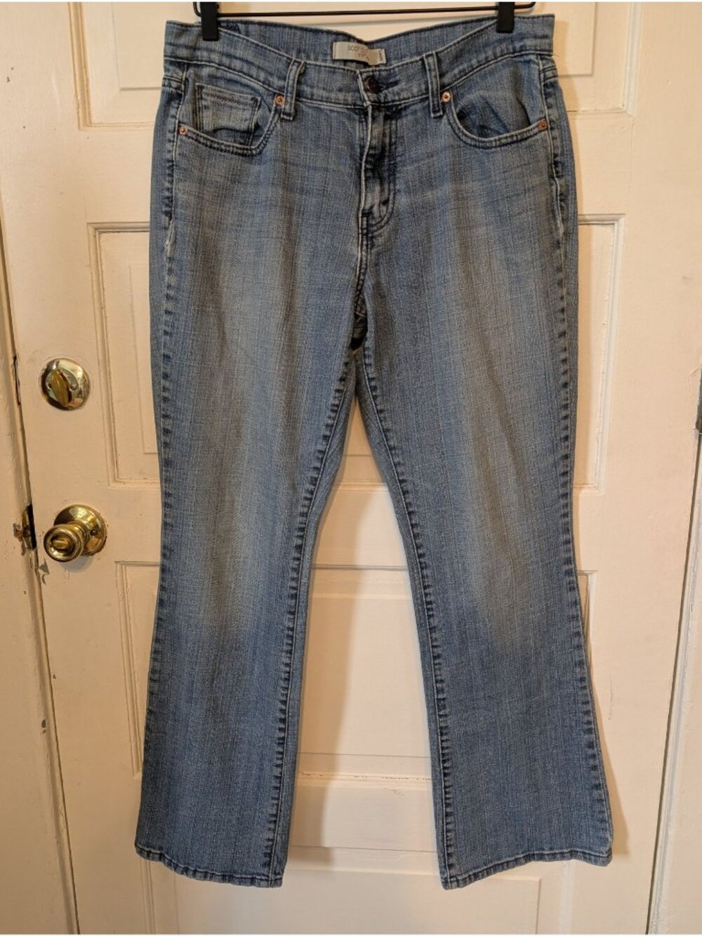 Levi's 515 Women's Bootcut Jeans Size 10 Relaxed Fit Med Wash Streetwear Comfort